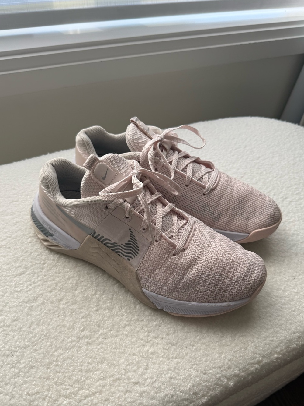 NIKE Metcon 8 Premium Cross Training Shoes Women’s 10/Men’s 8.5 Light Pink EUC